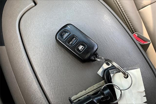 2006 Toyota Sequoia Vehicle Photo in Grapevine, TX 76051