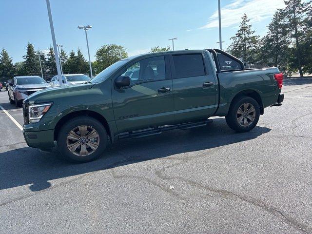 2024 Nissan Titan Vehicle Photo in Harrisburg, PA 17111-1033