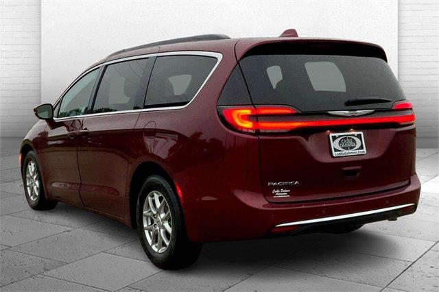 2021 Chrysler Pacifica Vehicle Photo in TOPEKA, KS 66609-0000