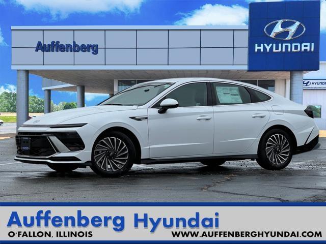 2025 Hyundai SONATA Hybrid Vehicle Photo in O'Fallon, IL 62269