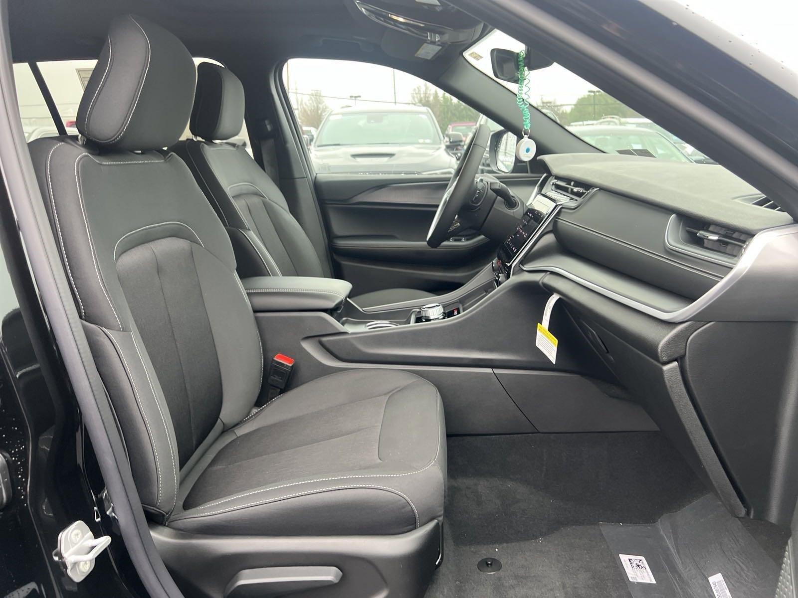 2025 Jeep Grand Cherokee L Vehicle Photo in Mechanicsburg, PA 17050-1707