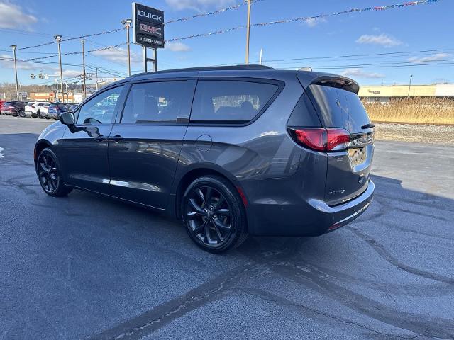 2019 Chrysler Pacifica Touring L Plus photo 6