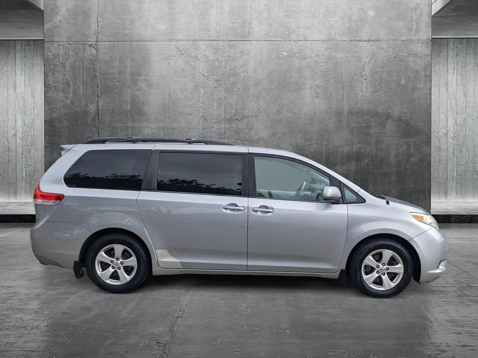 2013 Toyota Sienna Vehicle Photo in PEMBROKE PINES, FL 33024-6534