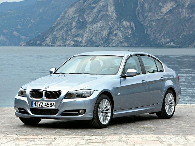 2009 BMW 335i xDrive Vehicle Photo in Akron, OH 44312