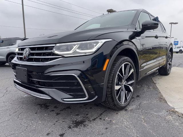 2023 Volkswagen Tiguan Vehicle Photo in MANHATTAN, KS 66502-5036