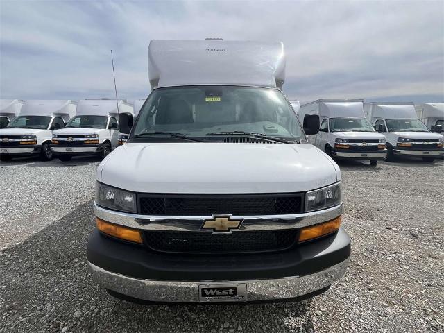 2025 Chevrolet Express Cutaway 3500 Vehicle Photo in ALCOA, TN 37701-3235