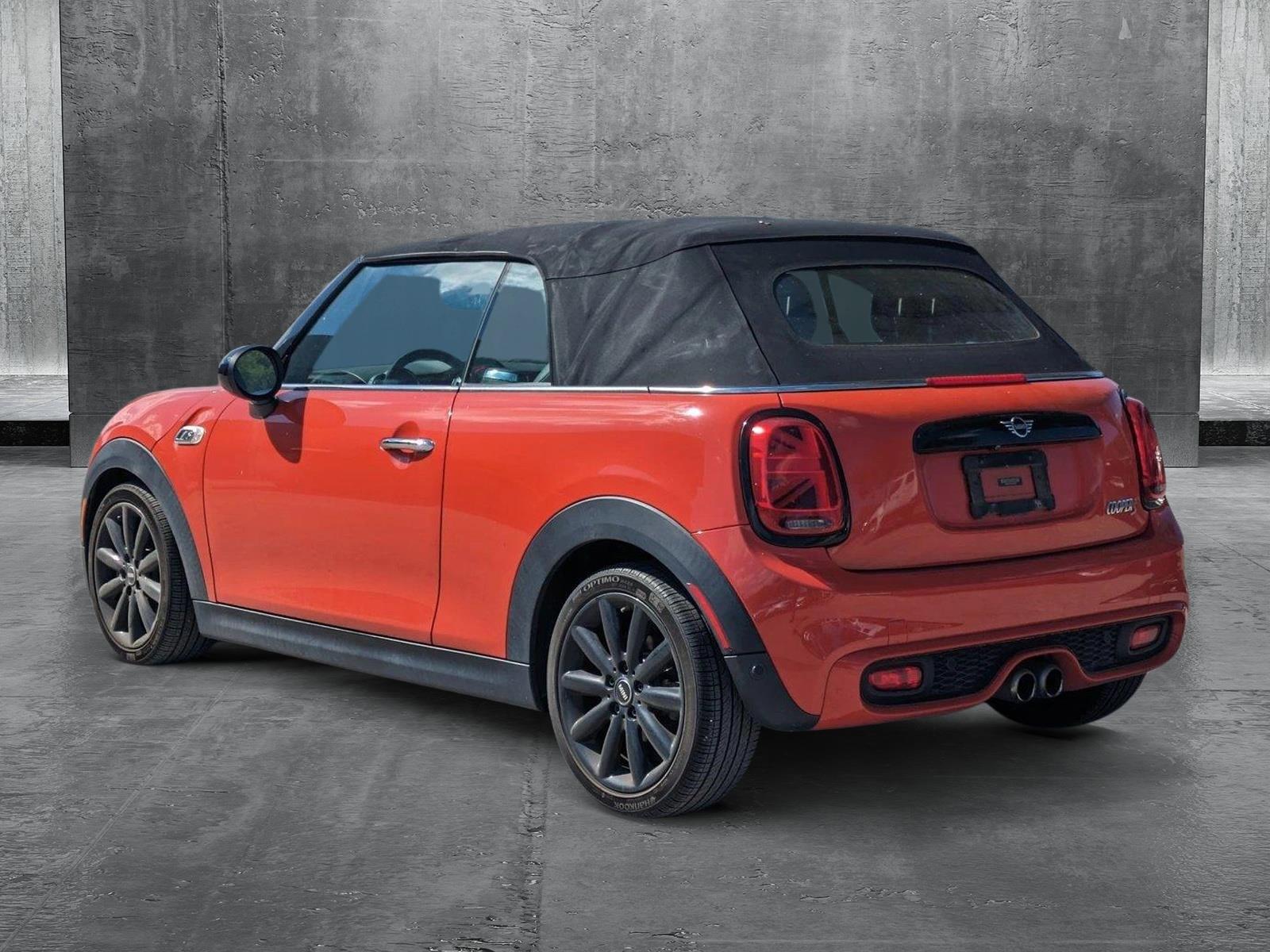 2019 MINI Convertible Vehicle Photo in GREENACRES, FL 33463-3207