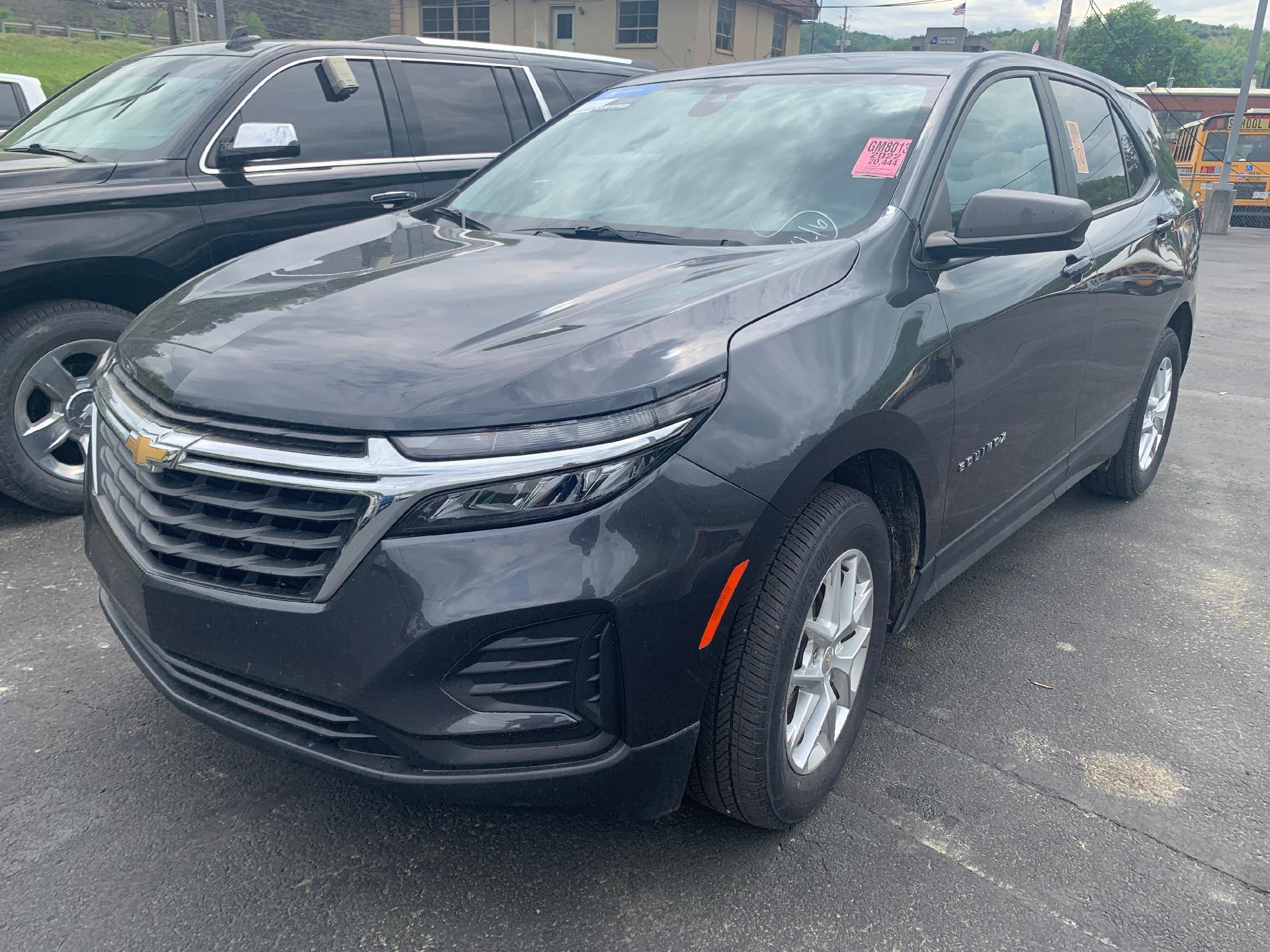 Used 2022 Chevrolet Equinox LS with VIN 3GNAXSEV3NS214052 for sale in Pikeville, KY