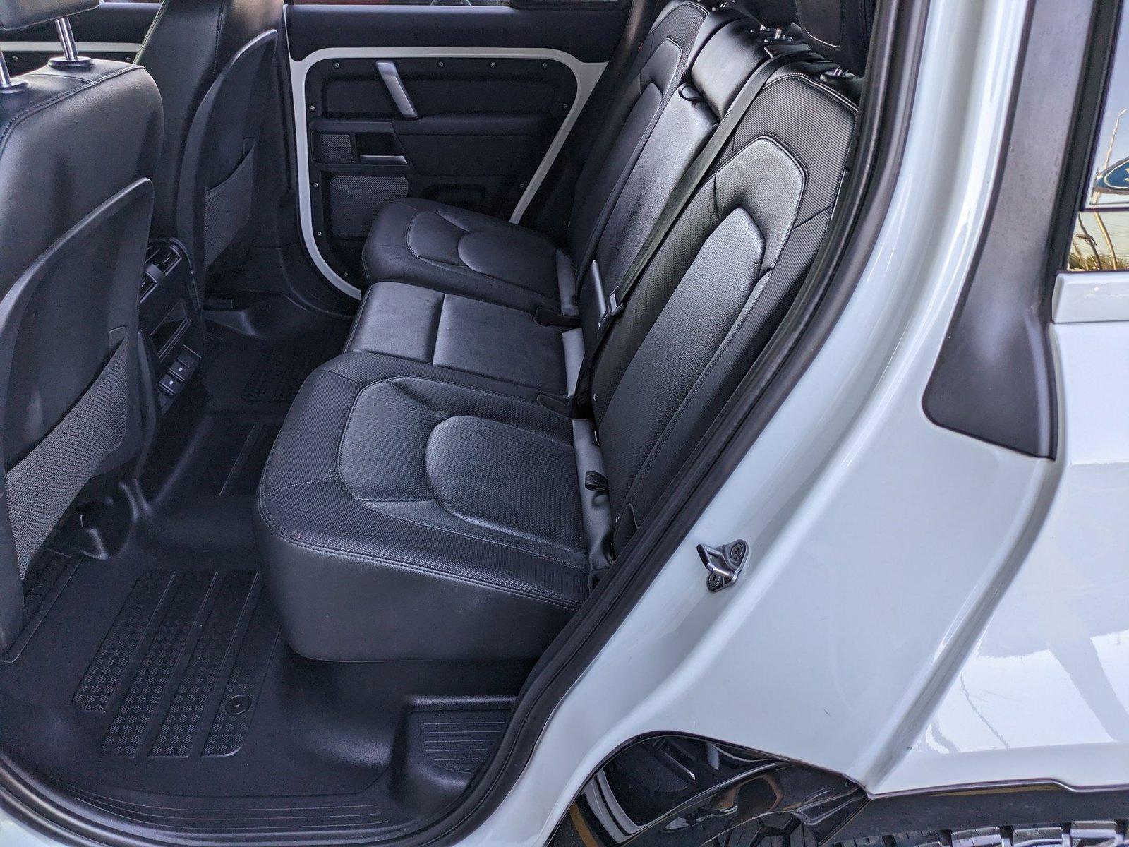 2024 Land Rover Defender Vehicle Photo in Tampa, FL 33614