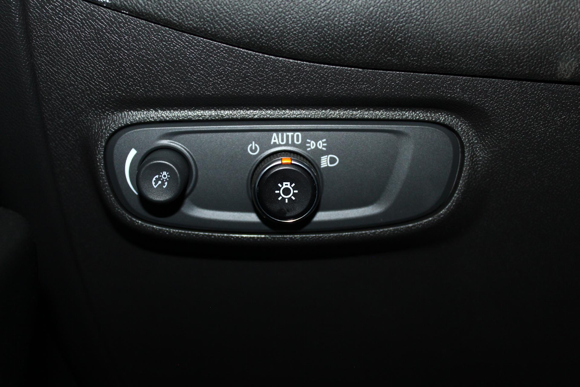 2022 Chevrolet Equinox Vehicle Photo in NORTHAMPTON, MA 01060-1120