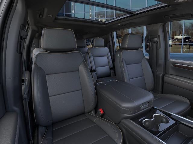 2025 Chevrolet Suburban Vehicle Photo in NEENAH, WI 54956-2243