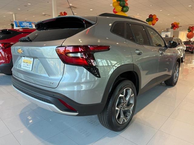 2025 Chevrolet Trax Vehicle Photo in COLUMBIA, MO 65203-3903