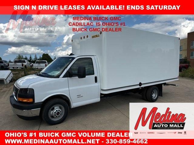 2024 GMC Savana Cutaway 4500 Vehicle Photo in MEDINA, OH 44256-9631