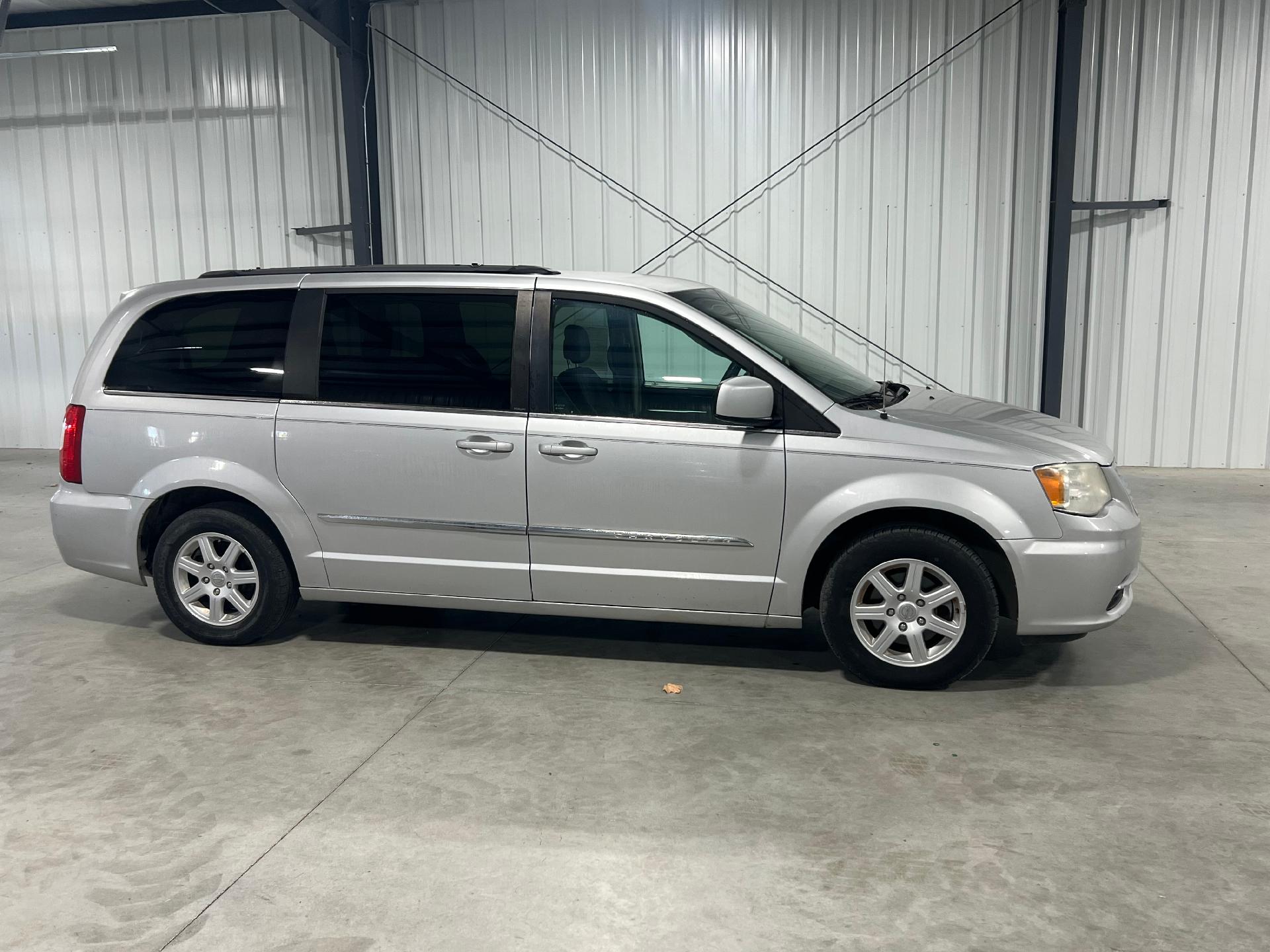 Used 2012 Chrysler Town & Country Touring with VIN 2C4RC1BG0CR375265 for sale in Falls City, NE