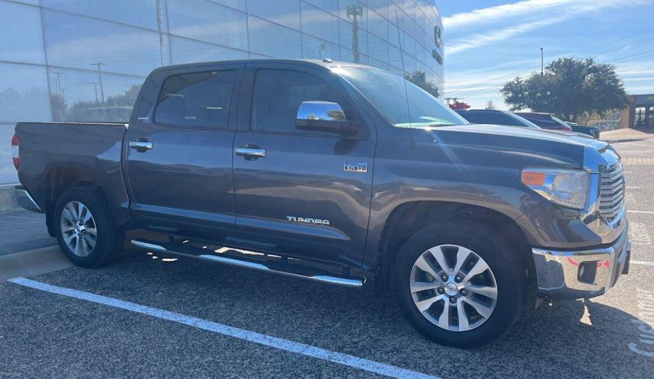 2017 Toyota Tundra 2WD Vehicle Photo in Fort Worth, TX 76132