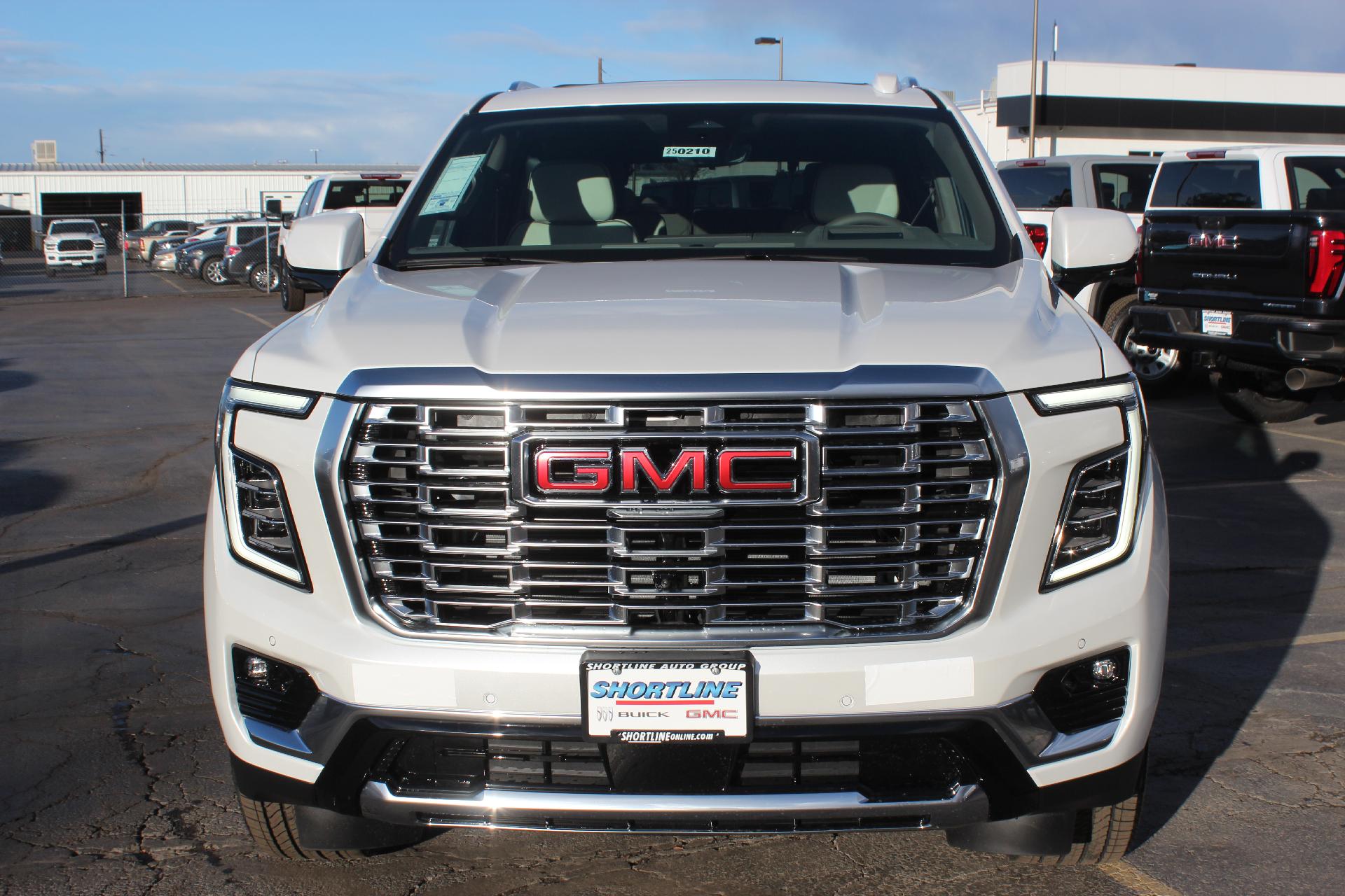 2025 GMC Yukon Vehicle Photo in AURORA, CO 80012-4011