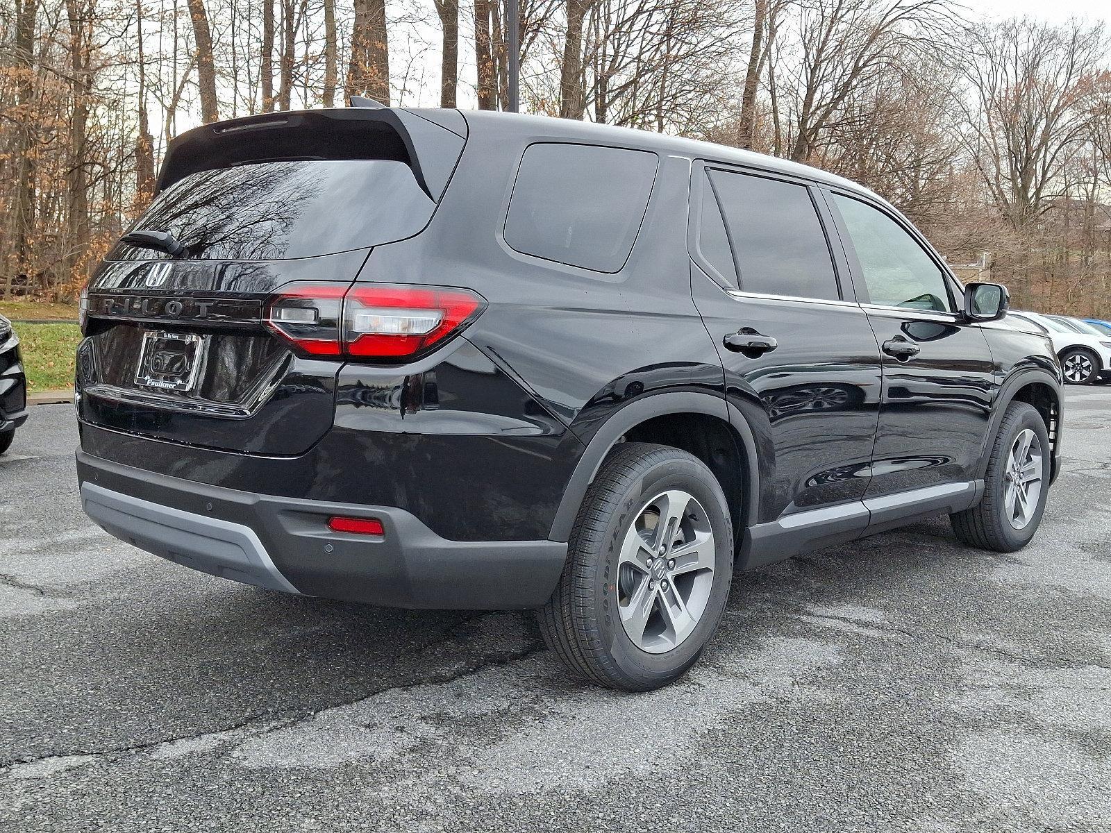 2025 Honda Pilot Vehicle Photo in Harrisburg, PA 17111