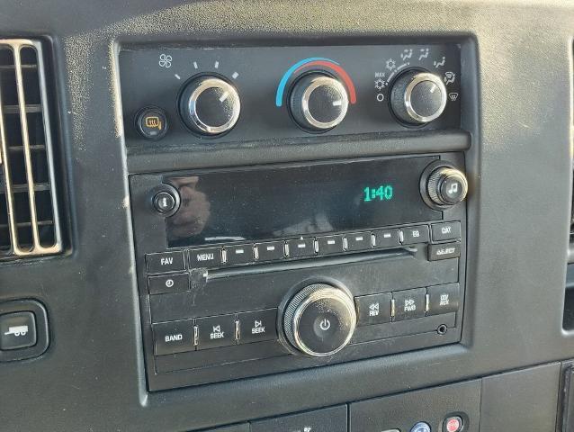2015 Chevrolet Express Passenger 3500 Vehicle Photo in GREEN BAY, WI 54304-5303
