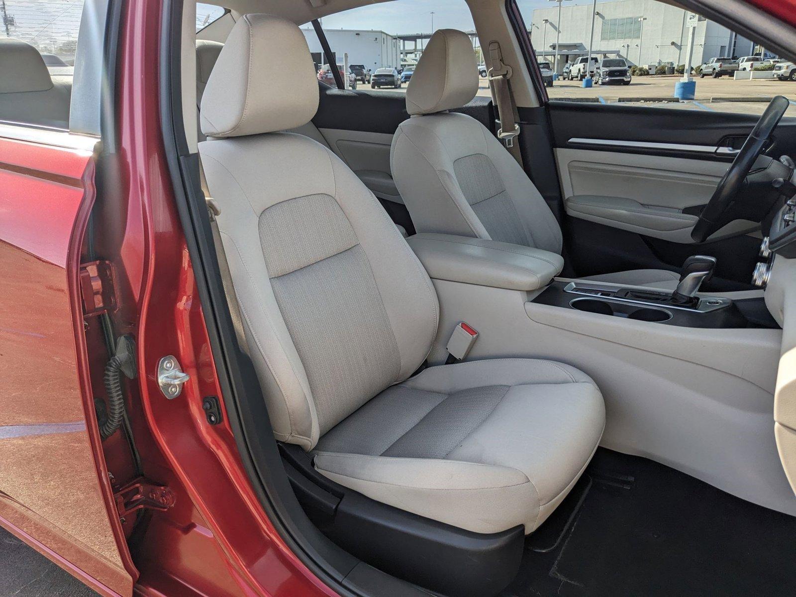 2019 Nissan Altima Vehicle Photo in HOUSTON, TX 77034-5009