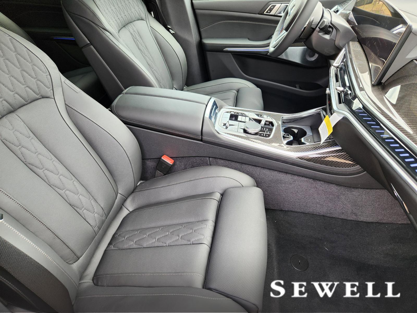 2025 BMW X7 M60i Vehicle Photo in PLANO, TX 75024