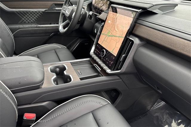 2025 GMC Acadia Vehicle Photo in ELK GROVE, CA 95757-8703
