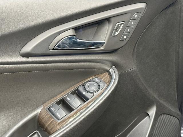 2023 Chevrolet Malibu Vehicle Photo in EVERETT, WA 98203-5662
