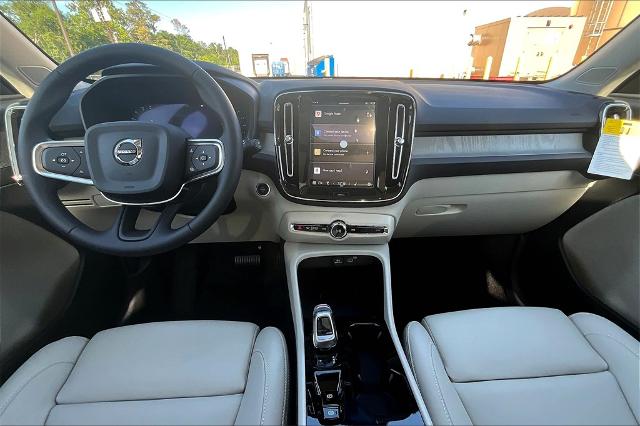 2025 Volvo XC40 Vehicle Photo in Houston, TX 77007