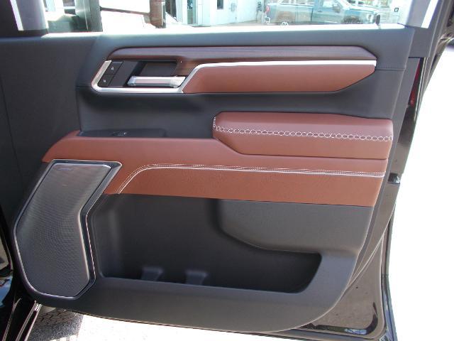 2025 GMC Sierra 3500HD Vehicle Photo in LOWELL, MA 01852-4336