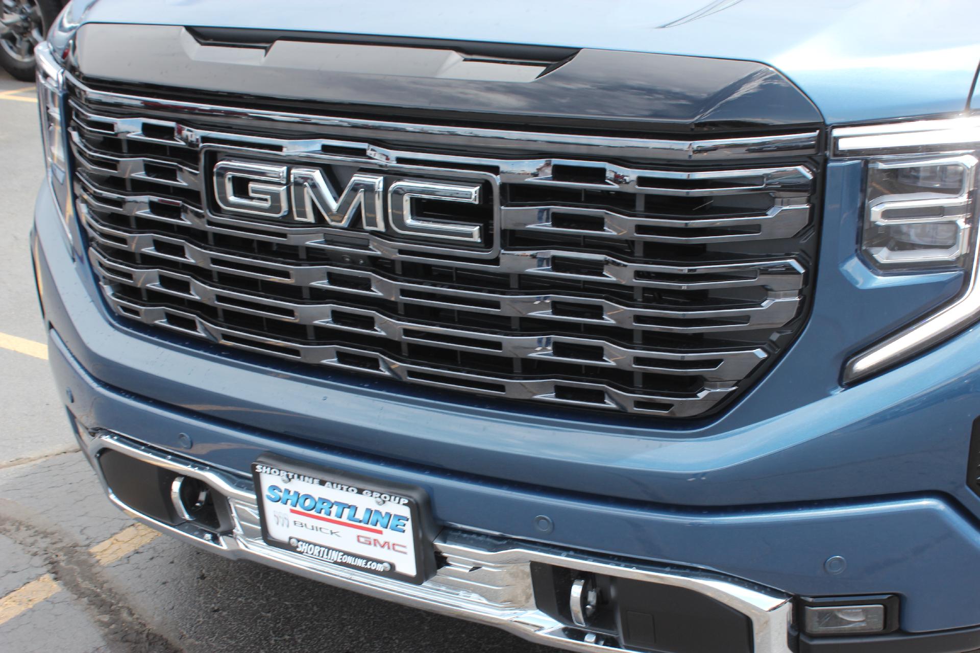 2025 GMC Sierra 1500 Vehicle Photo in AURORA, CO 80012-4011