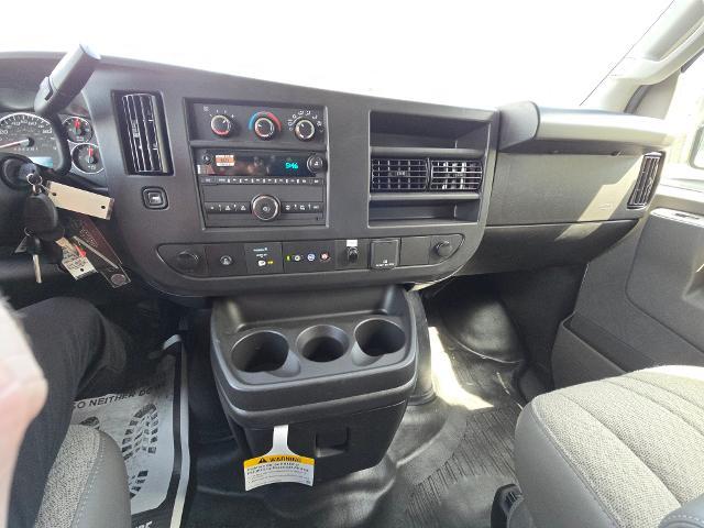 2025 Chevrolet Express Commercial Cutaway Vehicle Photo in INDEPENDENCE, MO 64055-1314