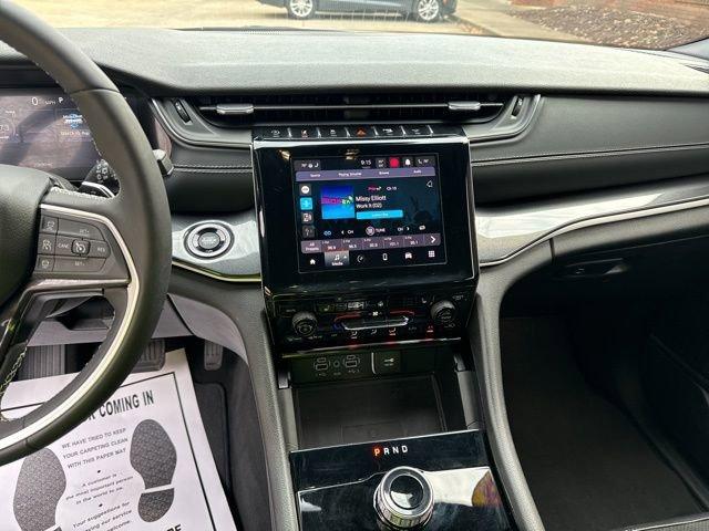 2023 Jeep Grand Cherokee L Vehicle Photo in MEDINA, OH 44256-9631