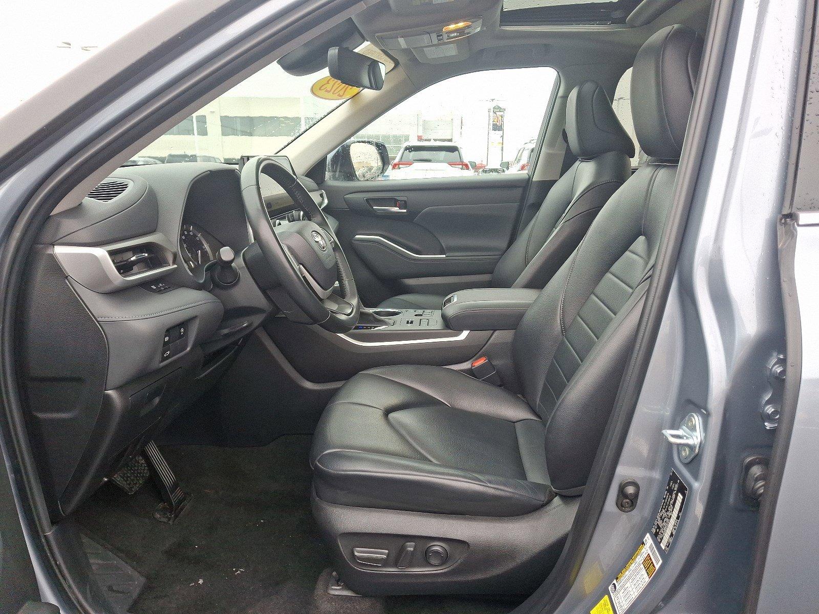 2023 Toyota Highlander Vehicle Photo in Harrisburg, PA 17111