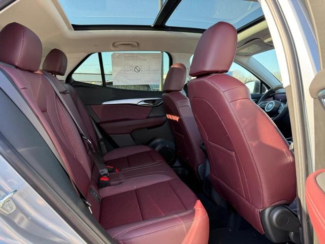 2025 Buick Envision Vehicle Photo in COLUMBIA, MO 65203-3903