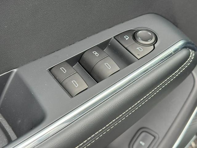 2025 GMC Acadia Vehicle Photo in COLUMBIA, MO 65203-3903