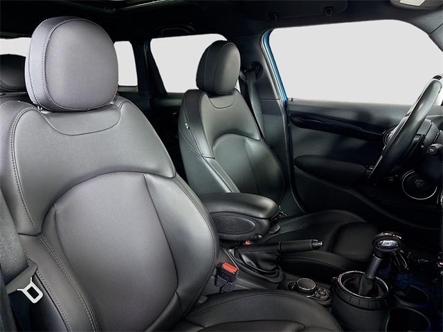 2015 MINI Cooper S Hardtop 4 Door Vehicle Photo in Puyallup, WA 98371