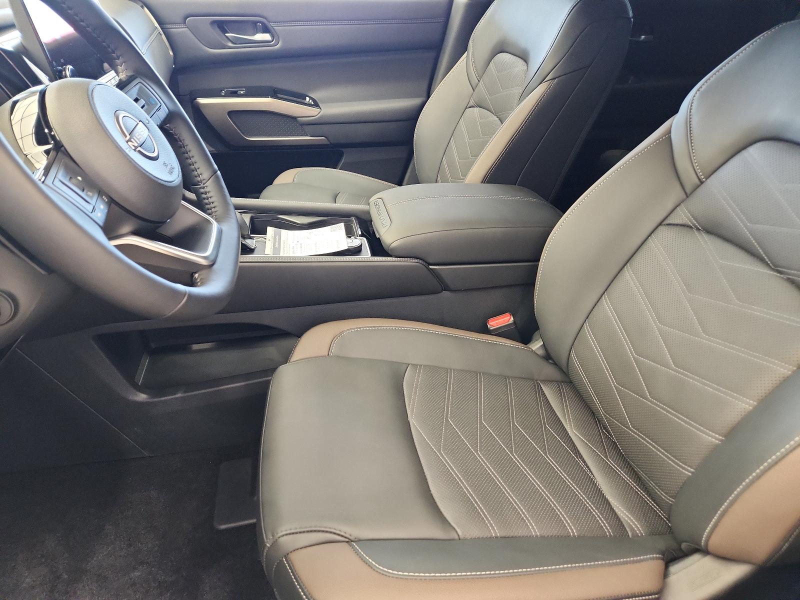 2025 Nissan Pathfinder Vehicle Photo in Albuquerque, NM 87110