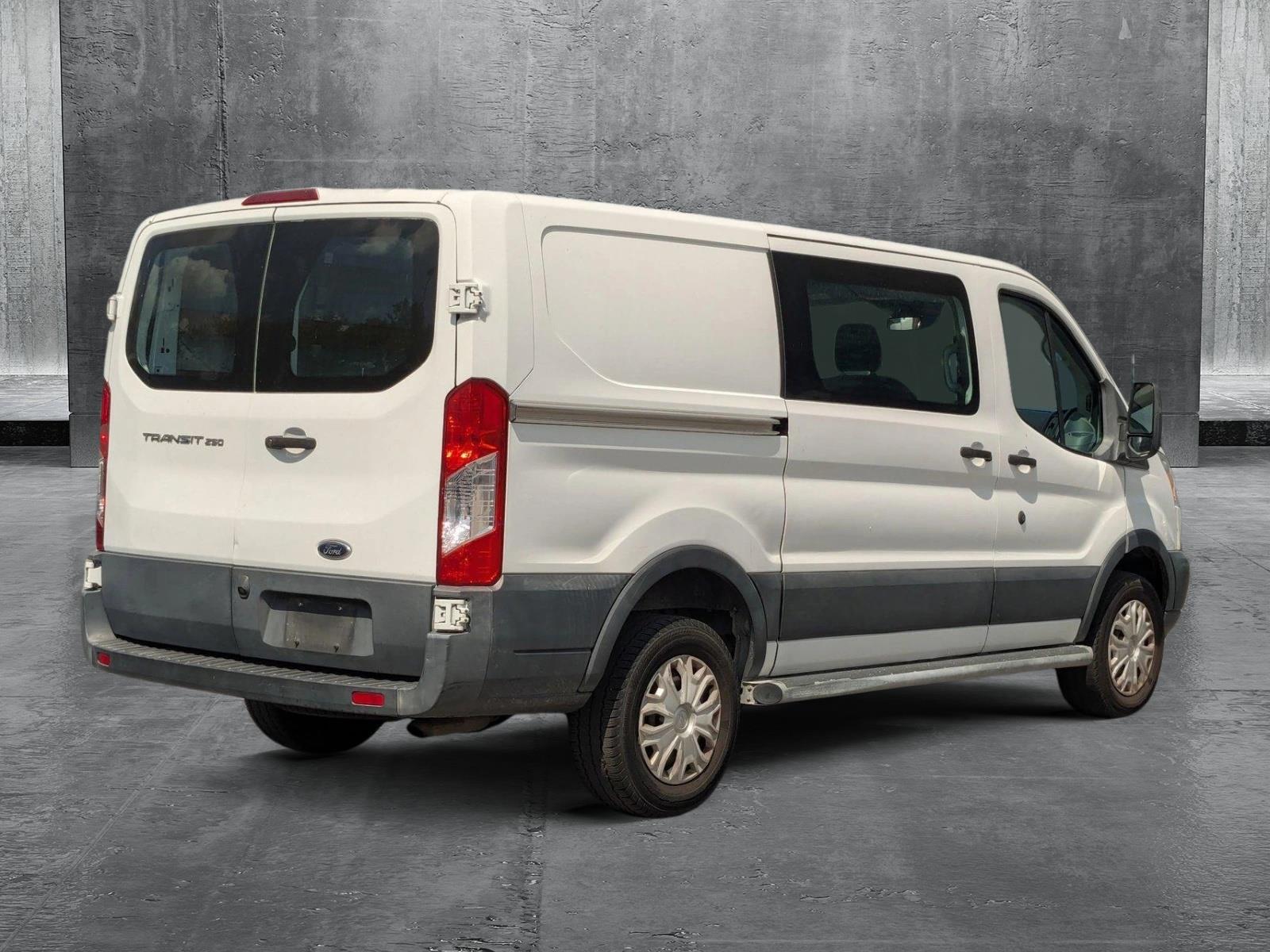 2018 Ford Transit Van Vehicle Photo in St. Petersburg, FL 33713