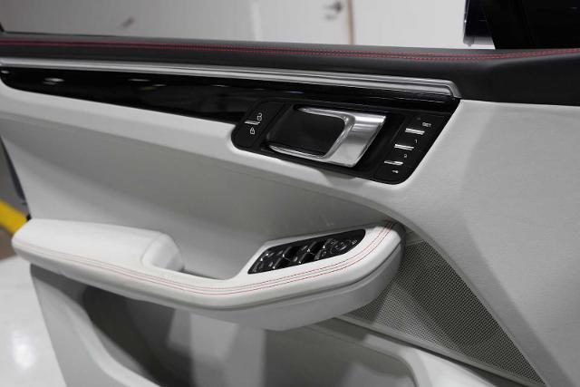 2024 Porsche Macan Vehicle Photo in GRAPEVINE, TX 76051