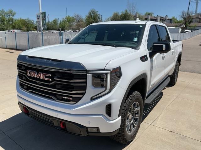 2024 GMC Sierra 1500 Vehicle Photo in ENGLEWOOD, CO 80113-6708