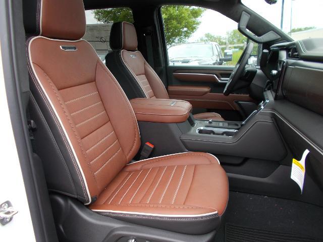 2025 GMC Sierra 2500 HD Vehicle Photo in LOWELL, MA 01852-4336
