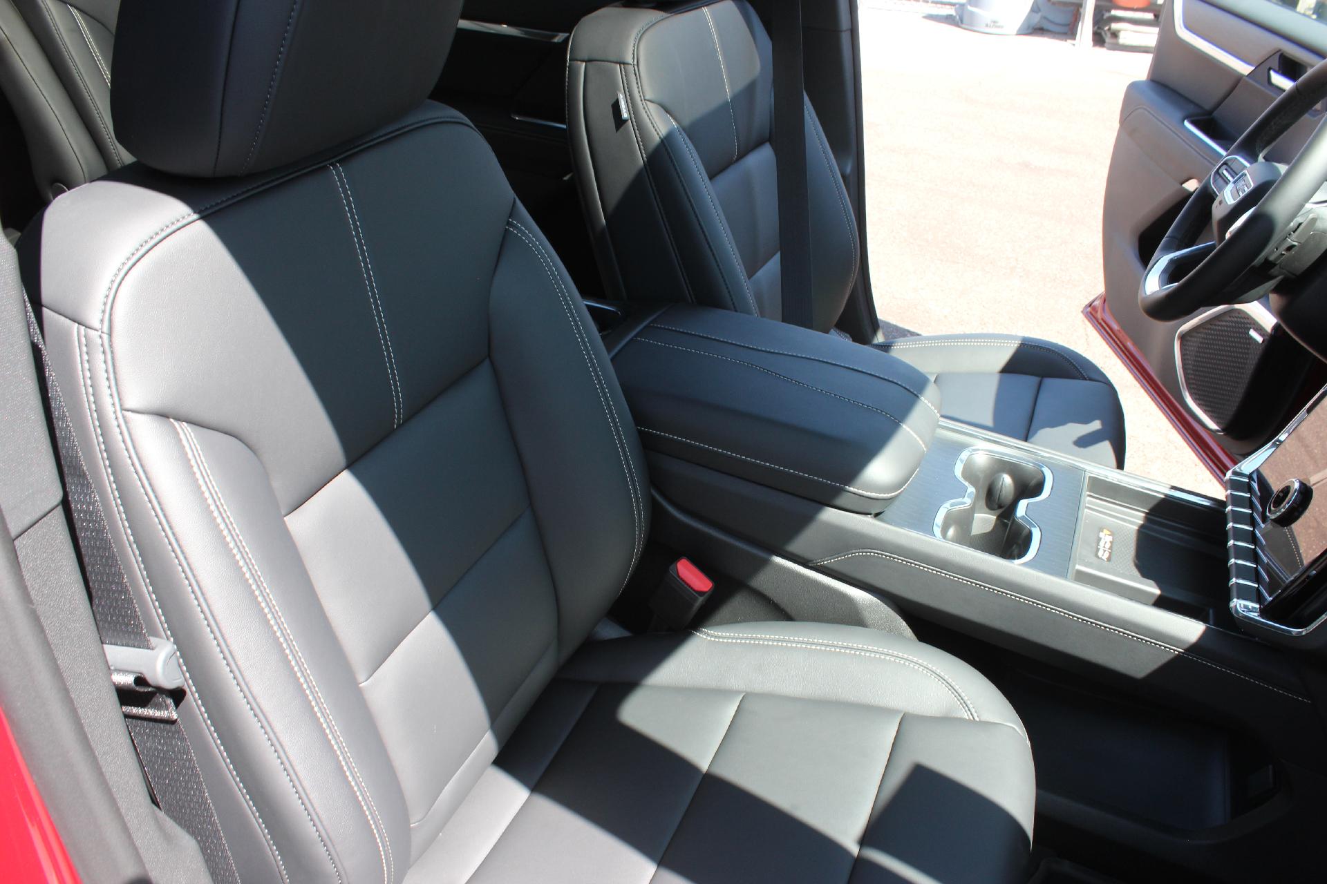 2025 GMC Acadia Vehicle Photo in AURORA, CO 80012-4011