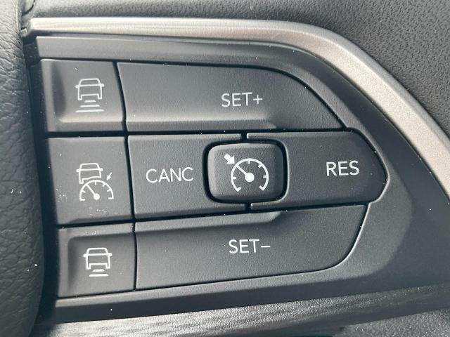 2023 Jeep Grand Cherokee L Vehicle Photo in Kaukauna, WI 54130
