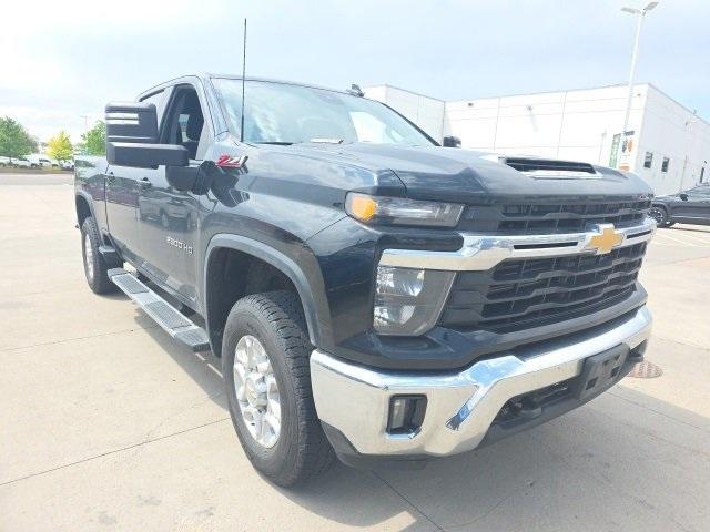 2024 Chevrolet Silverado 2500 HD Vehicle Photo in ENGLEWOOD, CO 80113-6708