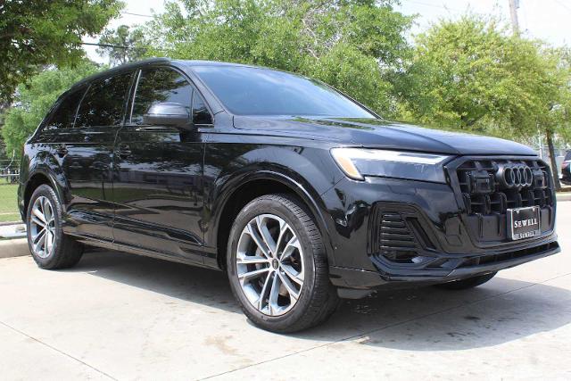 2025 Audi Q7 Vehicle Photo in HOUSTON, TX 77090