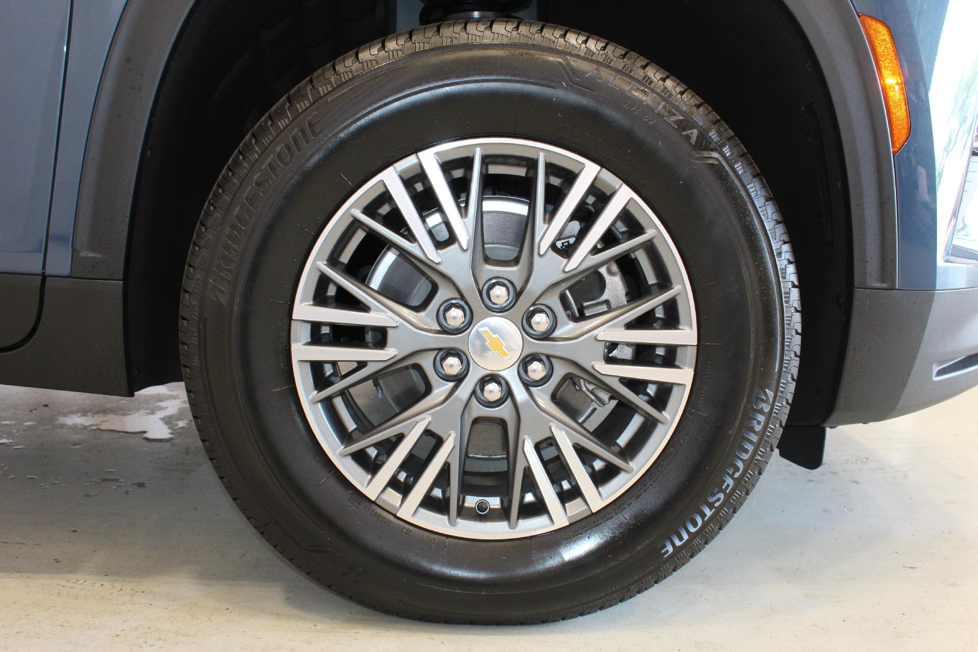 2025 Chevrolet Traverse Vehicle Photo in NORTHAMPTON, MA 01060-1120