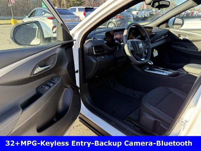 2025 Buick Envista Vehicle Photo in CHICOPEE, MA 01020-5001