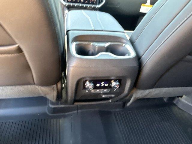 2025 GMC Acadia Vehicle Photo in ALBERTVILLE, AL 35950-0246