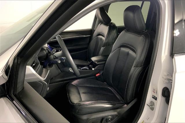 2023 Jeep Grand Cherokee Vehicle Photo in Kansas City, MO 64114