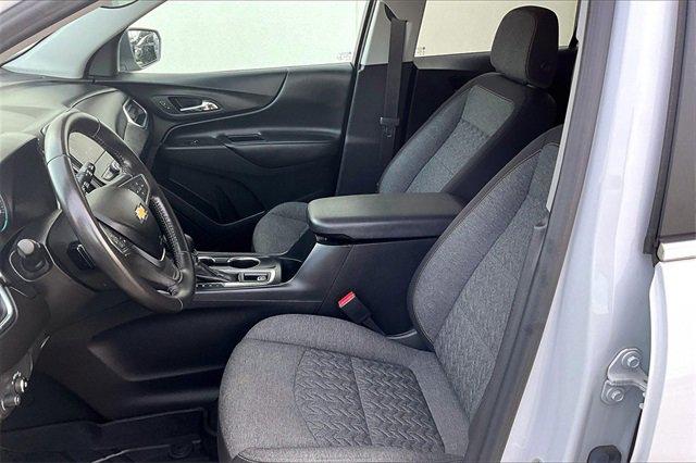 2022 Chevrolet Equinox Vehicle Photo in TOPEKA, KS 66609-0000