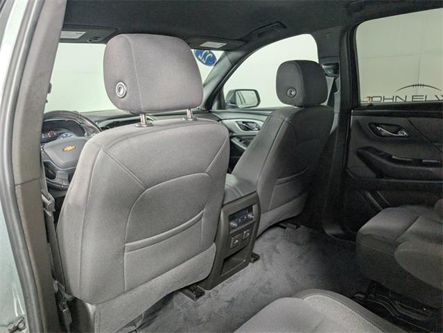 2022 Chevrolet Traverse Vehicle Photo in ENGLEWOOD, CO 80113-6708